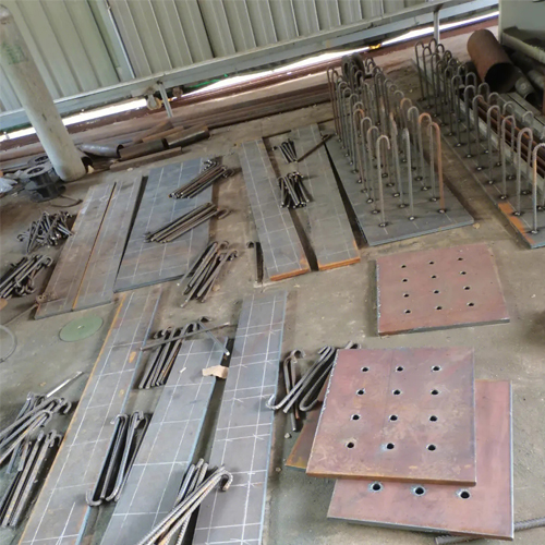 有哪些其他因素会影响平凉预埋件位置的确定？